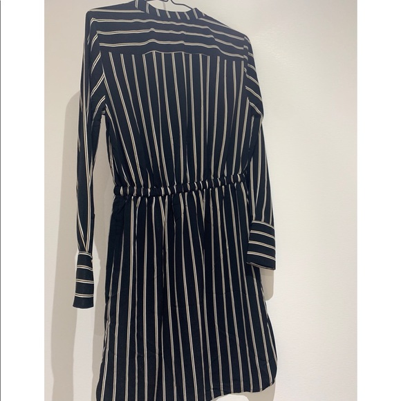 H&M long sleeve dress - Picture 2 of 5